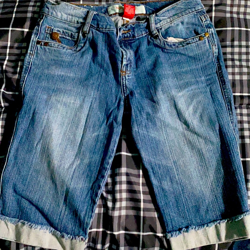 Mossimo women’s Bermuda Jean shorts